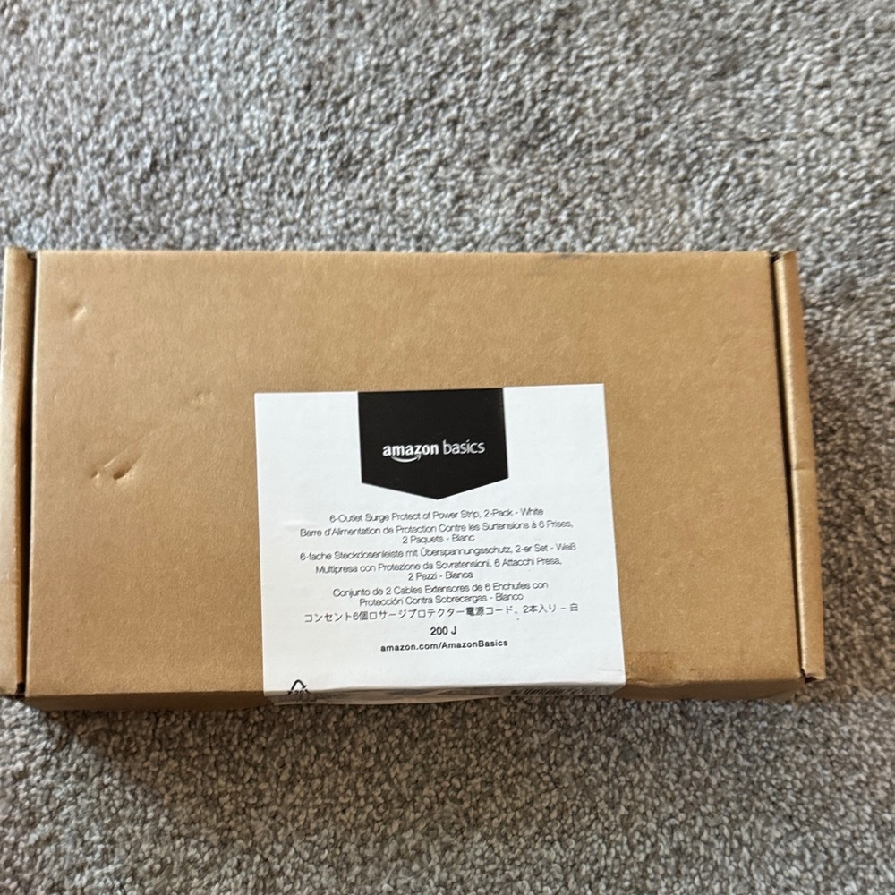 Amazon basics 2 pack 6 outlet surge protector strip - Picture 2 of 3